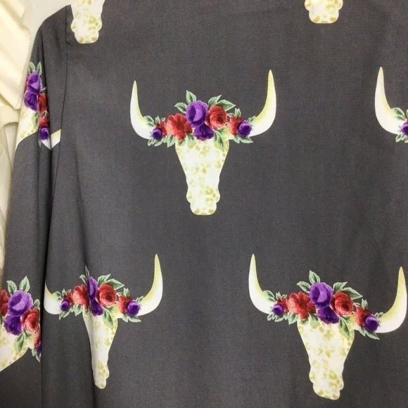 NWT Boho Bull Skull Floral Gray Open Front Kimono - Picture 6 of 6